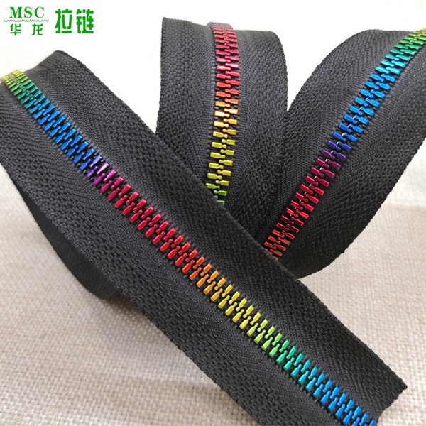 1538803085102717.jpg rainbow teeth plastic zipper.jpg